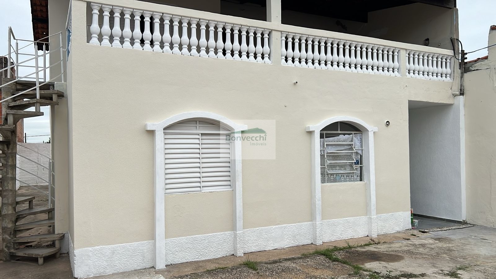 Sobrado à venda com 5 quartos, 250m² - Foto 2