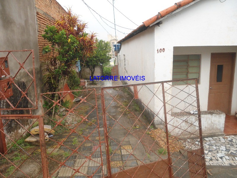 Casa à venda com 2 quartos, 300m² - Foto 2