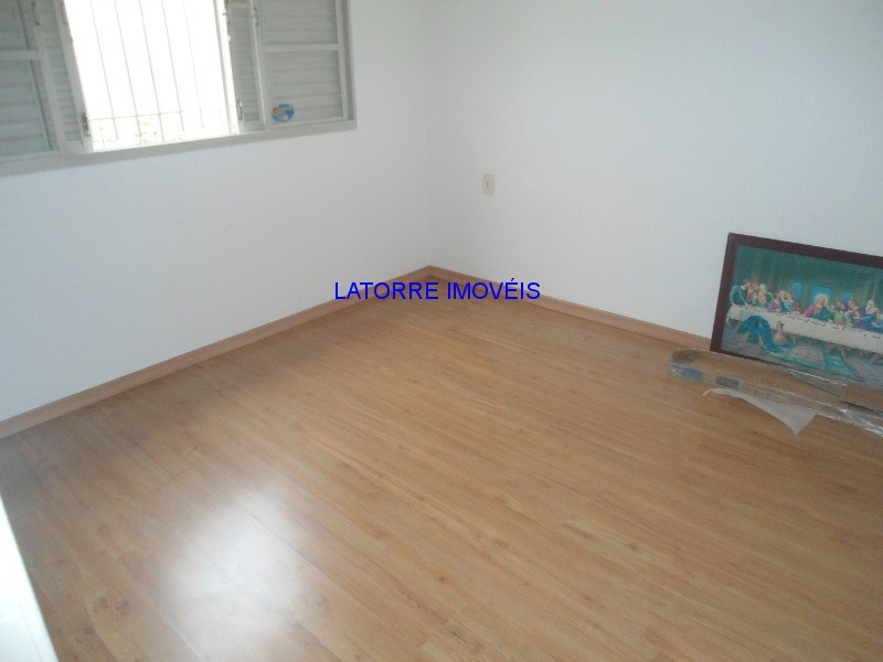 Casa para alugar com 3 quartos, 300m² - Foto 10