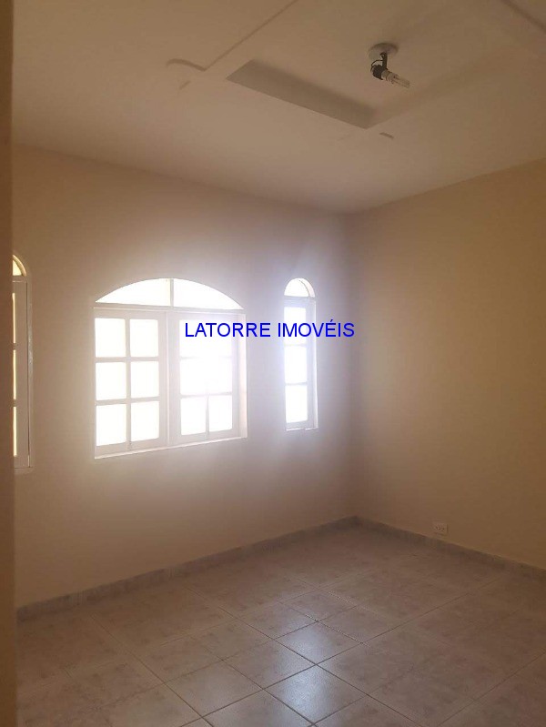 Casa à venda com 4 quartos, 250m² - Foto 18