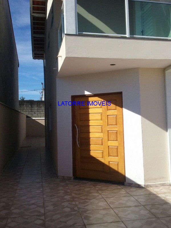 Casa à venda com 3 quartos, 260m² - Foto 1