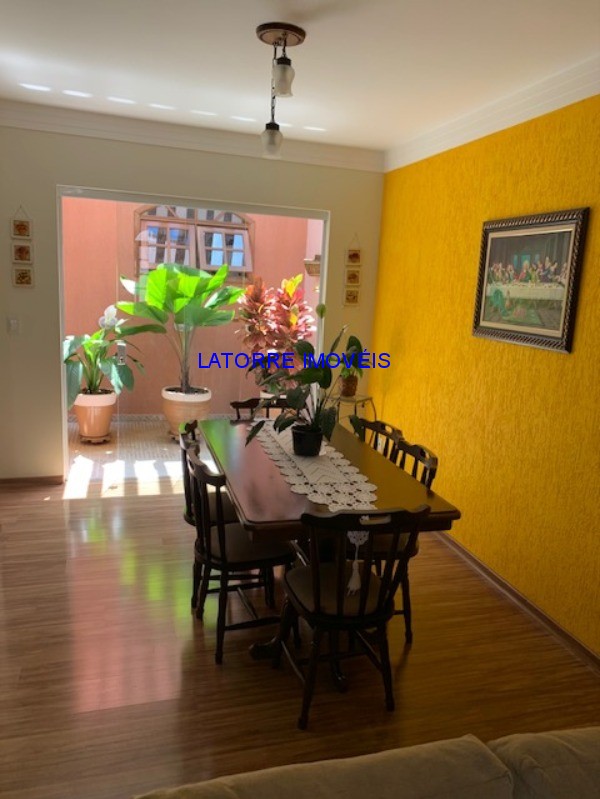 Casa à venda com 3 quartos, 300m² - Foto 12