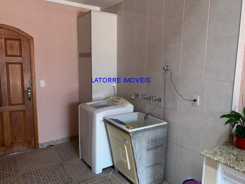 Casa à venda com 3 quartos, 300m² - Foto 16