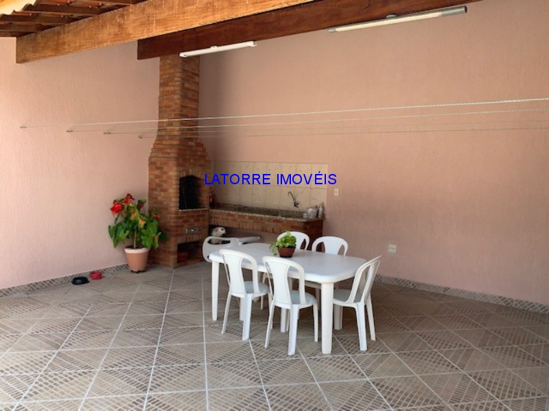 Casa à venda com 3 quartos, 300m² - Foto 19