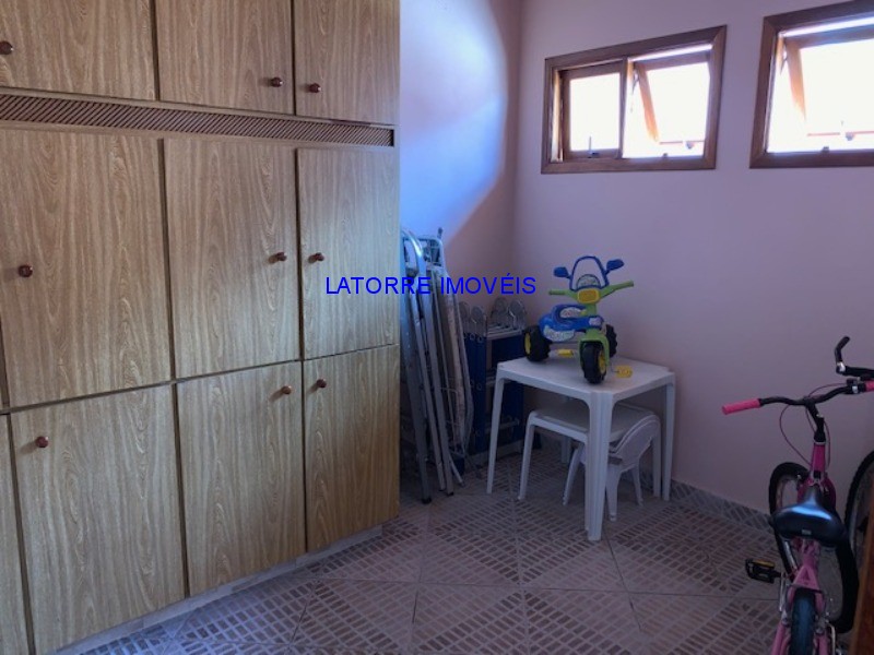 Casa à venda com 3 quartos, 300m² - Foto 21