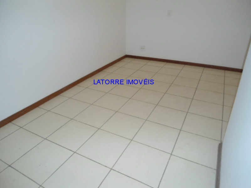 Sobrado à venda com 2 quartos, 300m² - Foto 27