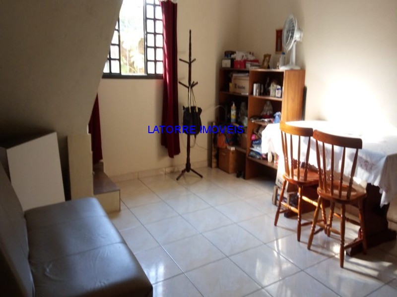 Sobrado à venda com 2 quartos, 190m² - Foto 4