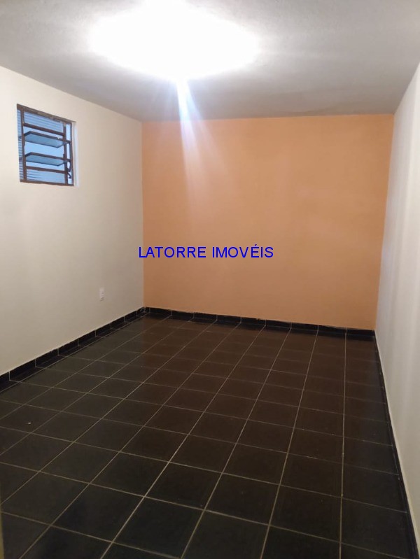 Casa à venda com 4 quartos, 170m² - Foto 15