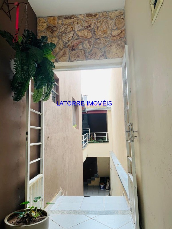 Sobrado à venda com 4 quartos, 150m² - Foto 7