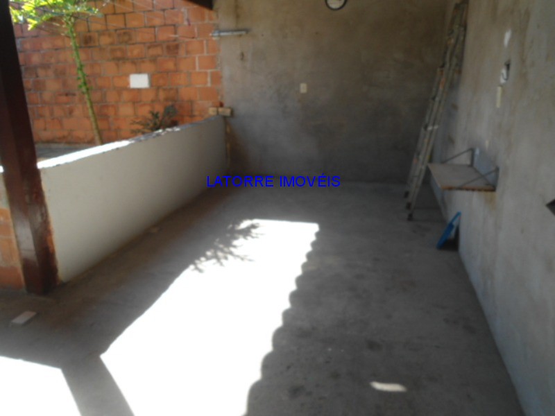 Casa à venda com 2 quartos, 170m² - Foto 16