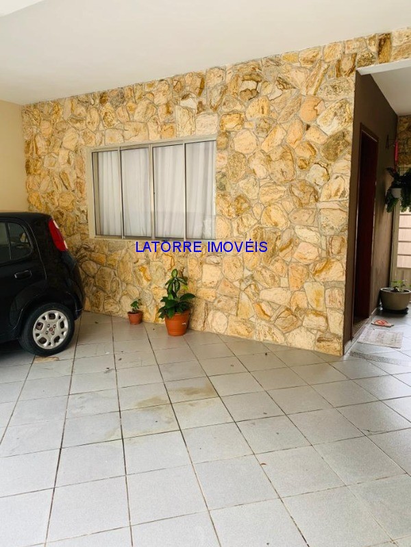 Sobrado à venda com 4 quartos, 150m² - Foto 3