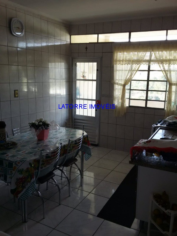 Sobrado à venda com 2 quartos, 140m² - Foto 8