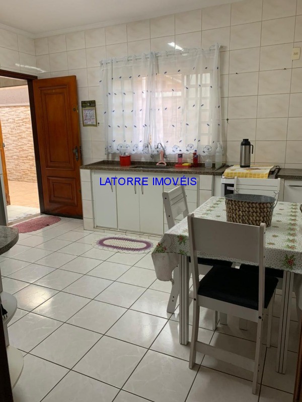 Sobrado à venda com 3 quartos, 250m² - Foto 20