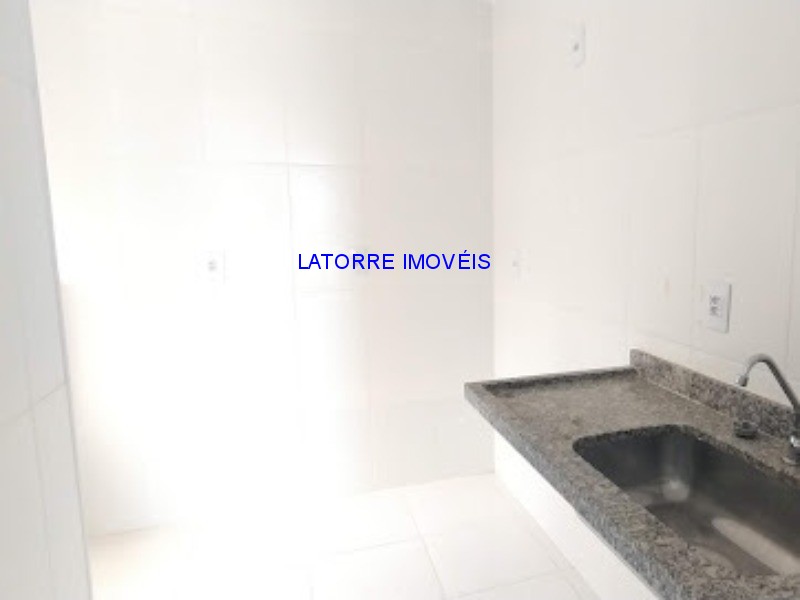 Apartamento à venda com 2 quartos, 61m² - Foto 11