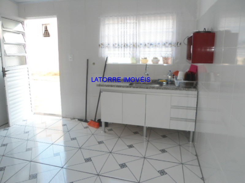 Casa à venda com 2 quartos, 150m² - Foto 17