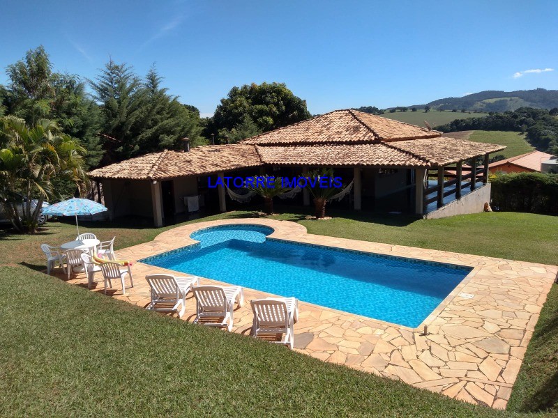 Fazenda à venda com 2 quartos, 1200m² - Foto 1