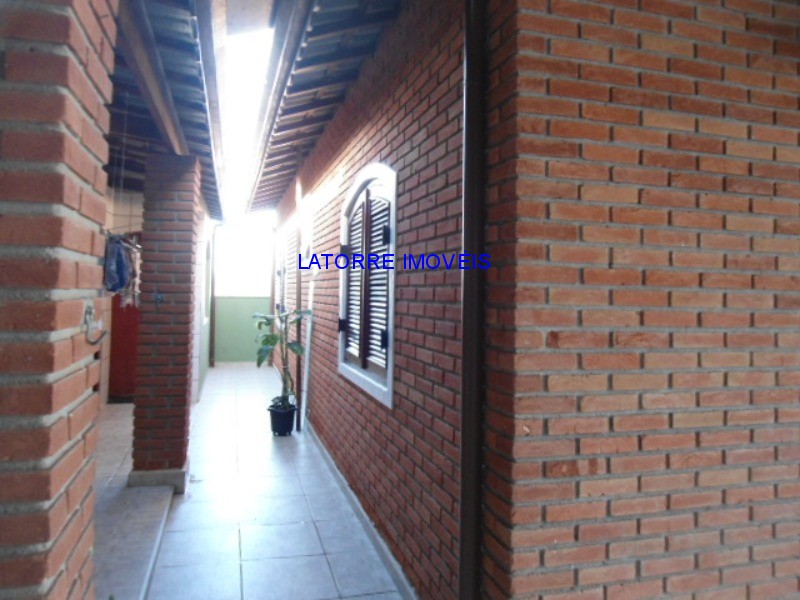 Casa à venda e aluguel com 6 quartos, 300m² - Foto 37