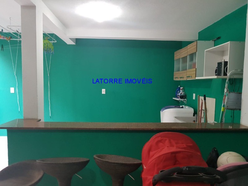 Sobrado à venda com 3 quartos, 250m² - Foto 2