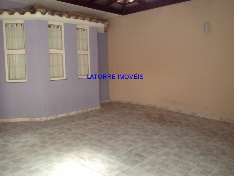 Casa à venda com 2 quartos, 240m² - Foto 14