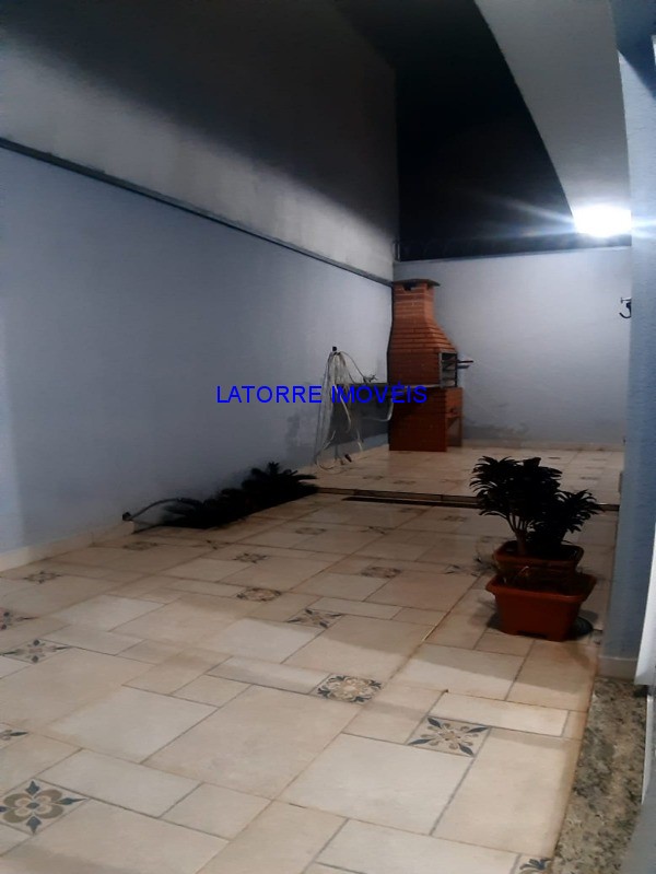 Casa à venda com 3 quartos, 150m² - Foto 9