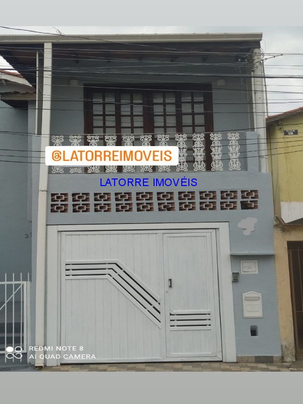 Sobrado à venda com 3 quartos, 250m² - Foto 1