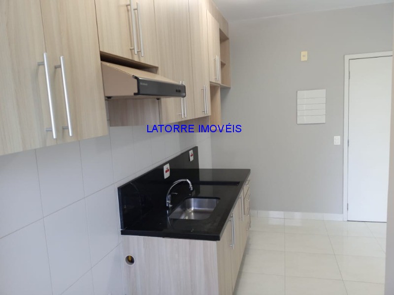 Apartamento à venda com 2 quartos, 64m² - Foto 7