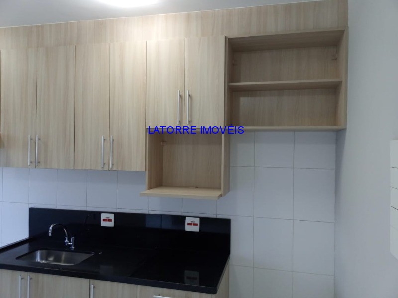 Apartamento à venda com 2 quartos, 64m² - Foto 3