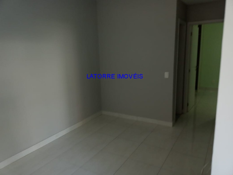 Apartamento à venda com 2 quartos, 64m² - Foto 11