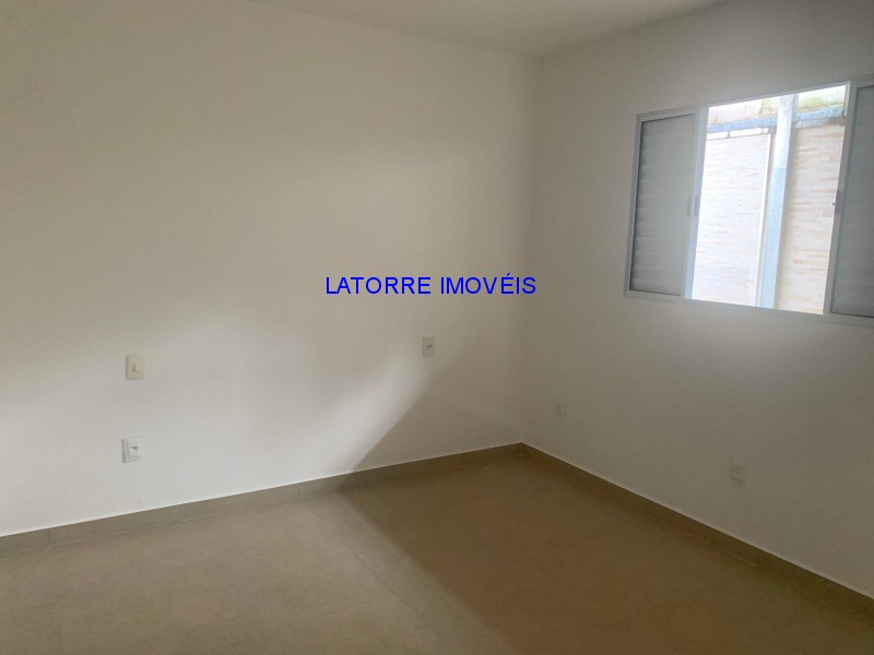Casa para alugar com 2 quartos, 125m² - Foto 5