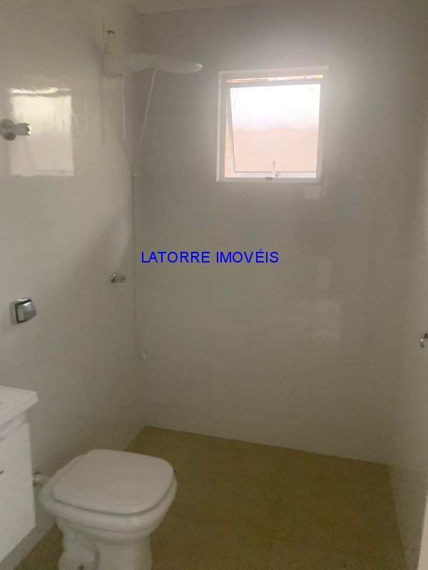 Casa para alugar com 2 quartos, 125m² - Foto 4