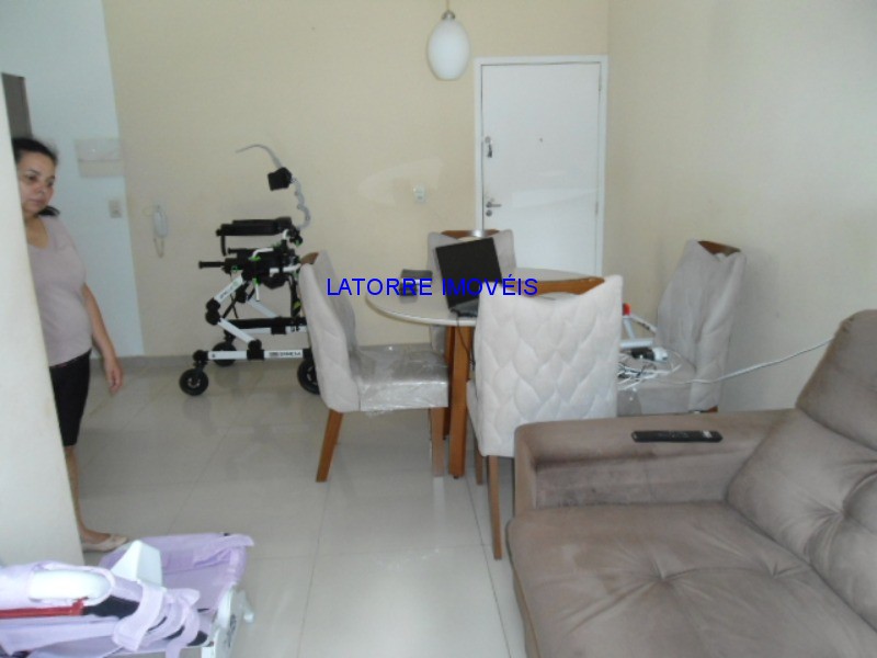 Apartamento à venda com 2 quartos, 56m² - Foto 2