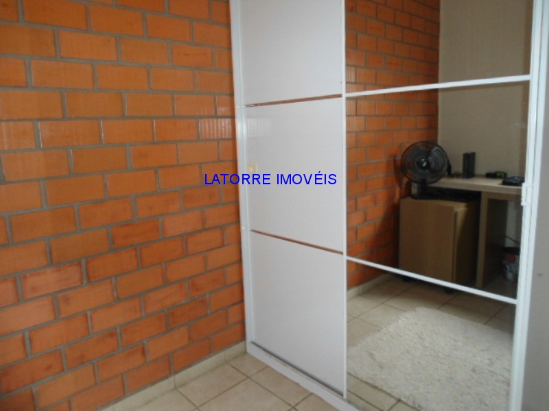 Casa à venda com 3 quartos, 250m² - Foto 15