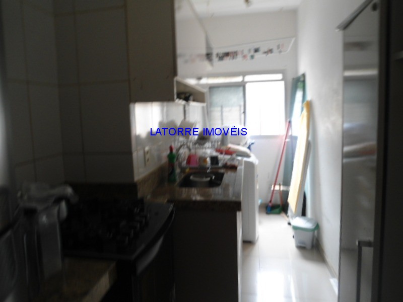 Apartamento à venda com 2 quartos, 56m² - Foto 13