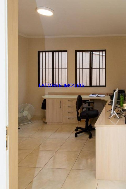 Sobrado à venda com 4 quartos, 300m² - Foto 35