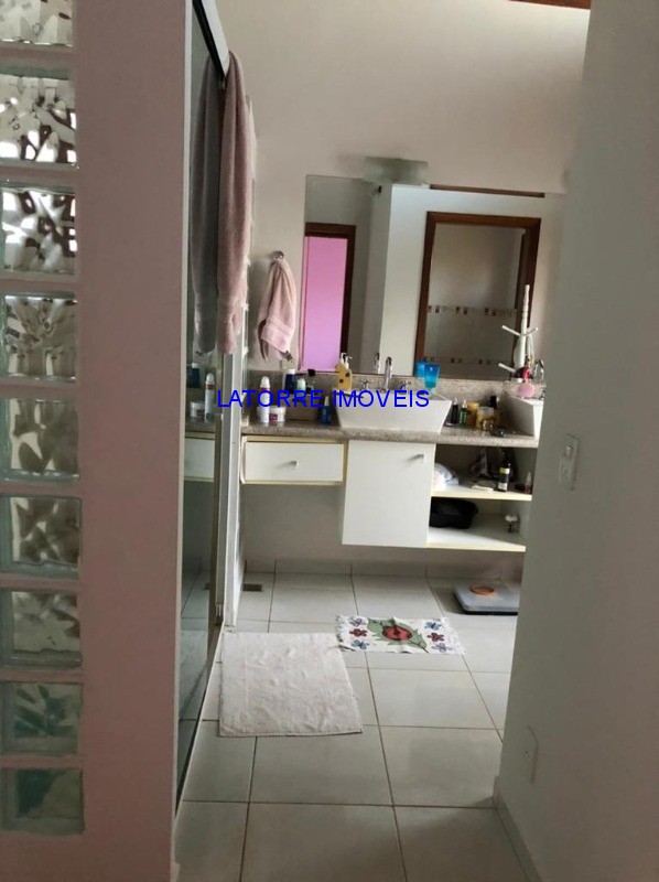 Casa de Condomínio à venda com 3 quartos, 340m² - Foto 16