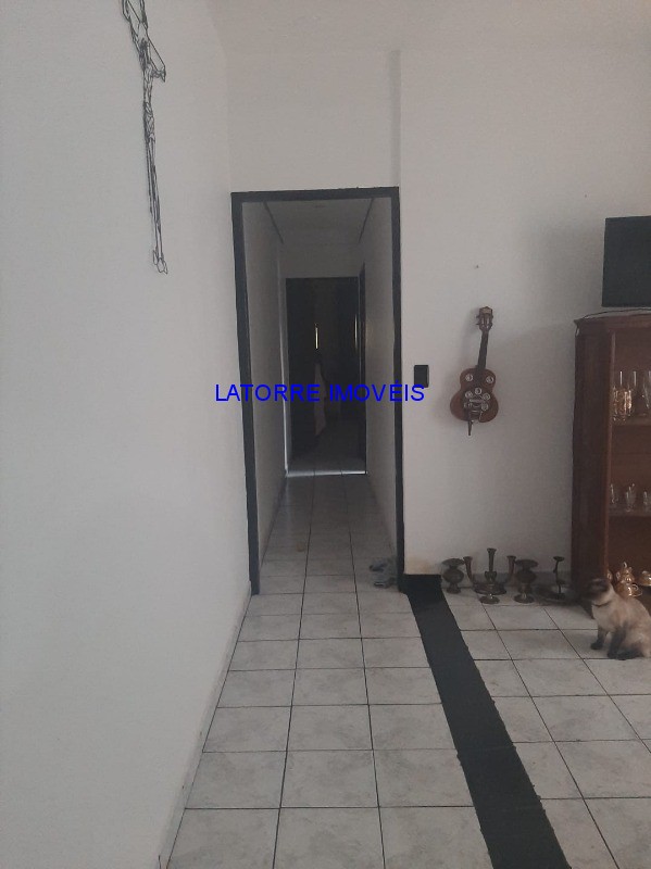 Casa à venda com 2 quartos, 170m² - Foto 4