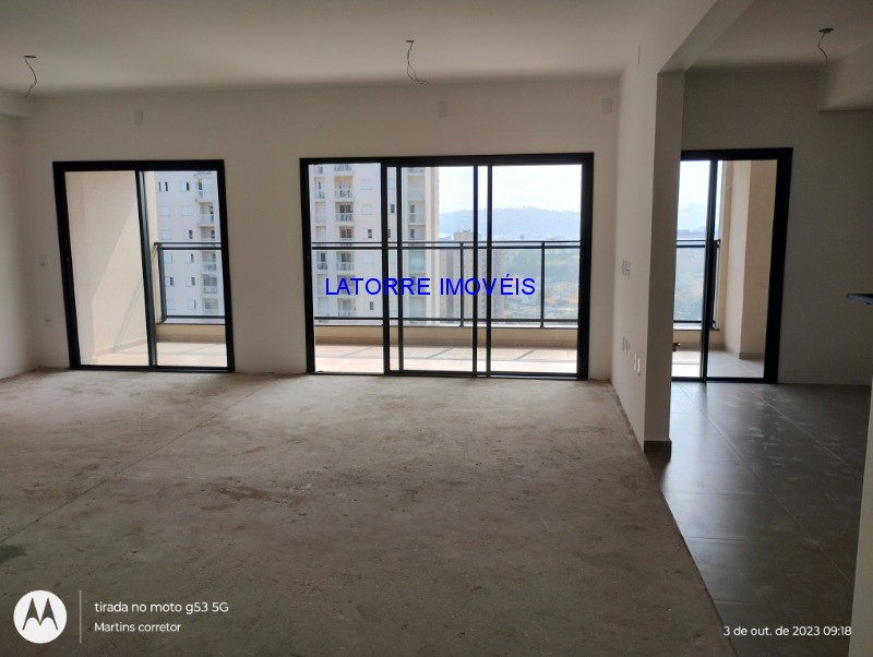 Apartamento à venda com 3 quartos, 141m² - Foto 2