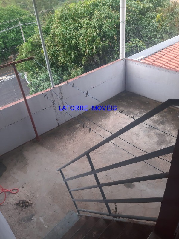 Casa à venda com 2 quartos, 170m² - Foto 11