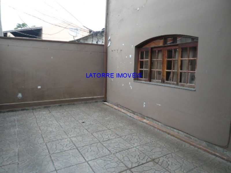 Casa à venda com 2 quartos, 150m² - Foto 18