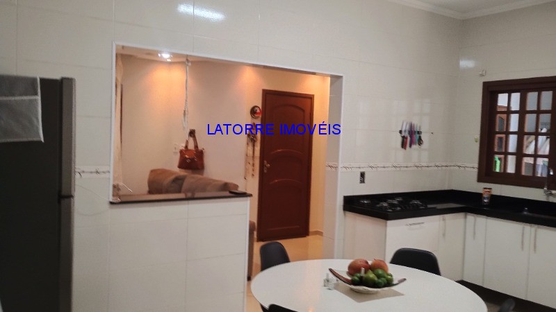 Casa à venda com 3 quartos, 175m² - Foto 5