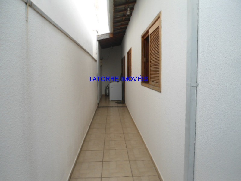 Casa à venda com 2 quartos, 140m² - Foto 18