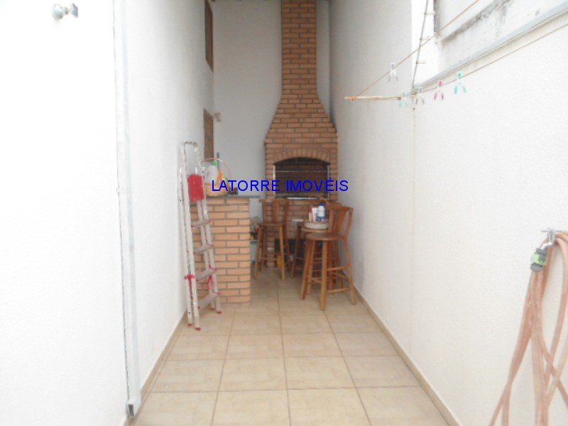 Casa à venda com 2 quartos, 140m² - Foto 17