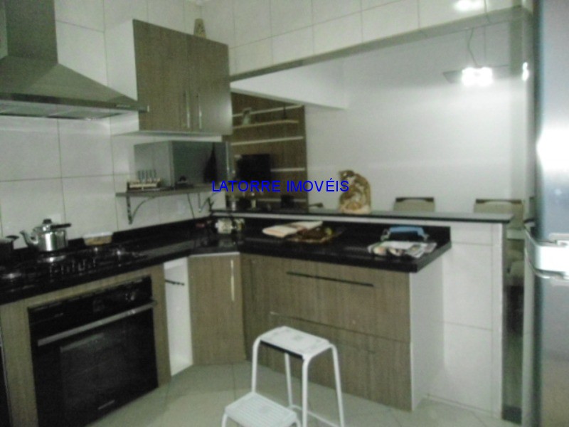 Casa à venda com 2 quartos, 140m² - Foto 14