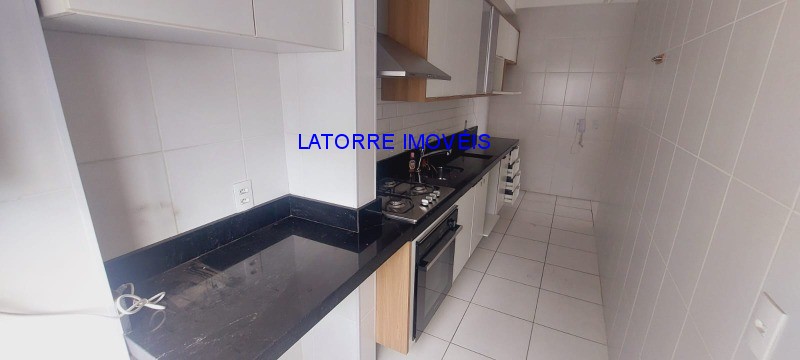 Apartamento à venda com 2 quartos, 66m² - Foto 3