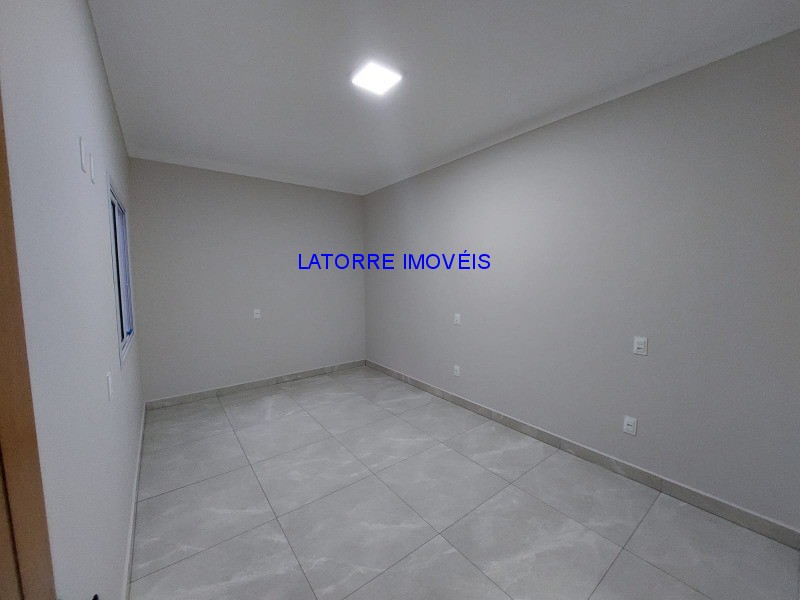 Casa à venda com 3 quartos, 150m² - Foto 17