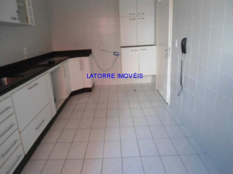 Apartamento à venda com 2 quartos, 65m² - Foto 12