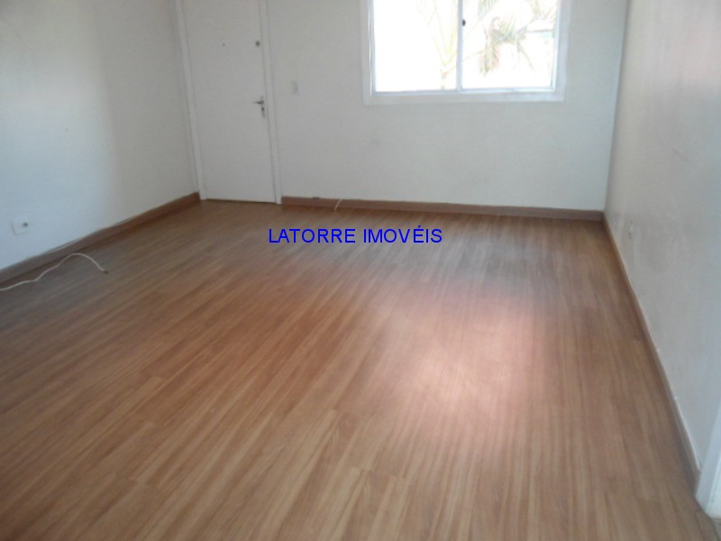 Apartamento à venda com 2 quartos, 65m² - Foto 3