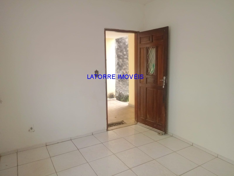 Casa à venda com 2 quartos, 300m² - Foto 14