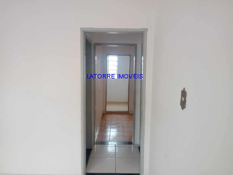 Casa à venda com 2 quartos, 300m² - Foto 16