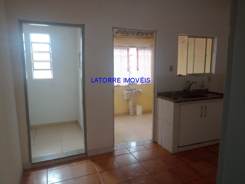 Casa à venda com 2 quartos, 300m² - Foto 13